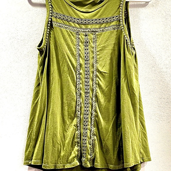 Gap Olive green tank top in Excellent never, worn condition! - Picture 1 of 5